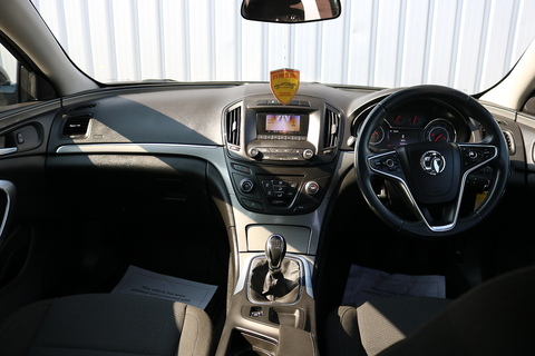 2.0 CDTi Design Sports Tourer 5dr Diesel Manual Euro 5 (130 ps)
