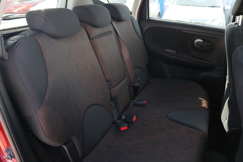 1.6 16V Acenta Hatchback 5dr Petrol Manual Euro 5 (110 ps)