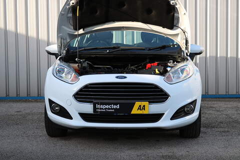 1.25 Zetec Hatchback 5dr Petrol Manual Euro 5 (82 ps)
