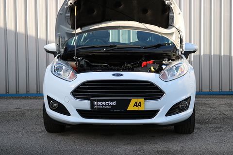 1.25 Zetec Hatchback 5dr Petrol Manual Euro 5 (82 ps)