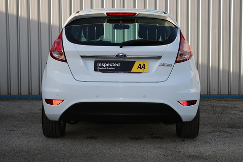 1.25 Zetec Hatchback 5dr Petrol Manual Euro 5 (82 ps)