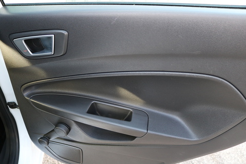 1.25 Zetec Hatchback 5dr Petrol Manual Euro 5 (82 ps)