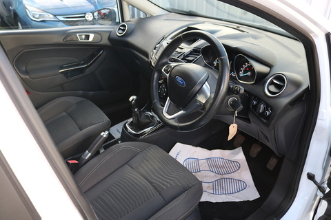 1.25 Zetec Hatchback 5dr Petrol Manual Euro 5 (82 ps)