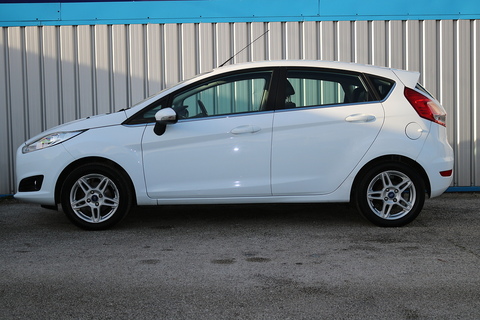1.25 Zetec Hatchback 5dr Petrol Manual Euro 5 (82 ps)