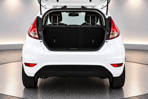 1.25 Zetec Hatchback 5dr Petrol Manual Euro 5 (82 ps)