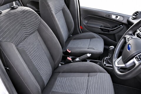 1.25 Zetec Hatchback 5dr Petrol Manual Euro 5 (82 ps)