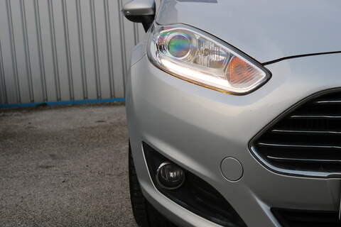 1.0T EcoBoost Zetec Hatchback 5dr Petrol Powershift Euro 5 (100 ps)