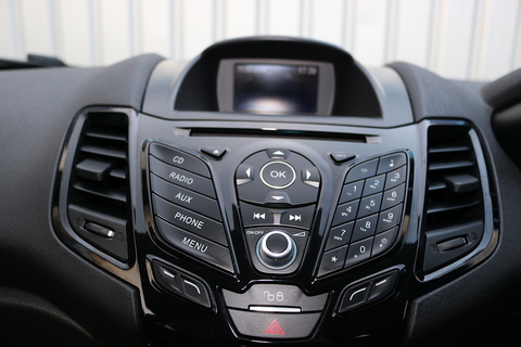 1.0T EcoBoost Zetec Hatchback 5dr Petrol Powershift Euro 5 (100 ps)