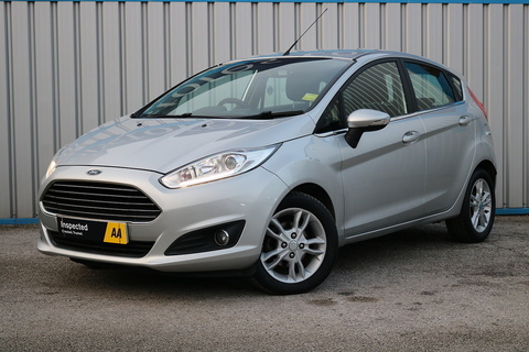 1.0T EcoBoost Zetec Hatchback 5dr Petrol Powershift Euro 5 (100 ps)