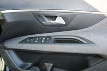 PEUGEOT 3008 ACTIVE 1.5 HDI