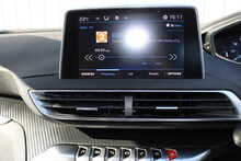 PEUGEOT 3008 ACTIVE 1.5 HDI