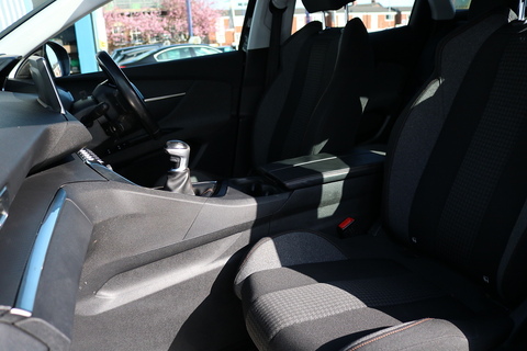 1.5 BlueHDi Active SUV 5dr Diesel Manual Euro 6 (s/s) (130 ps)