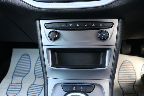 1.6 CDTi ecoTEC BlueInjection Design Hatchback 5dr Diesel Manual Euro 6 (s/s) (110 ps)