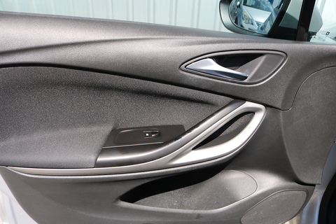 1.6 CDTi ecoTEC BlueInjection Design Hatchback 5dr Diesel Manual Euro 6 (s/s) (110 ps)