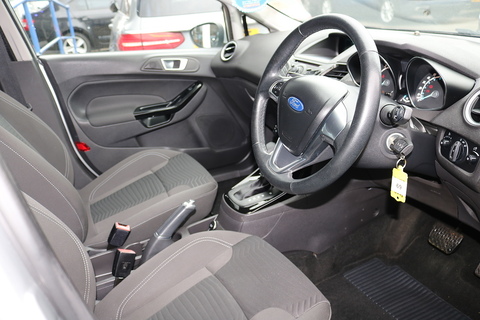 1.0T EcoBoost Zetec Hatchback 5dr Petrol Powershift Euro 5 (100 ps)