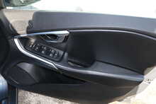 VOLVO V40 T5 R-DESIGN NAV PLUS AUTOMATIC