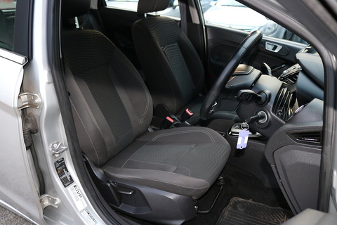 1.0T EcoBoost Zetec Hatchback 5dr Petrol Powershift Euro 5 (100 ps)