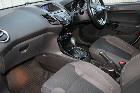 1.0T EcoBoost Zetec Hatchback 5dr Petrol Powershift Euro 5 (100 ps)