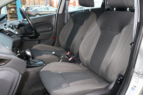 1.0T EcoBoost Zetec Hatchback 5dr Petrol Powershift Euro 5 (100 ps)