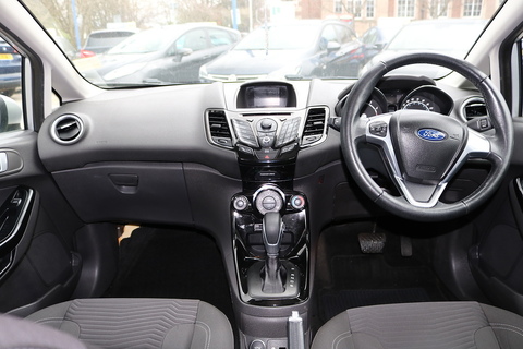 1.0T EcoBoost Zetec Hatchback 5dr Petrol Powershift Euro 5 (100 ps)