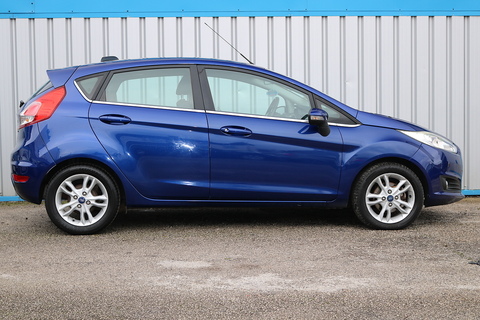 1.0T EcoBoost Zetec Hatchback 5dr Petrol Powershift Euro 6 (100 ps)
