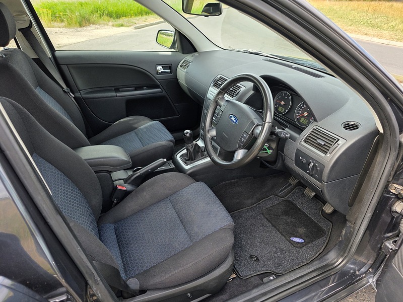 Ford 2.0 Zetec Hatchback 5dr Petrol Manual (192 g/km, 143 bhp)