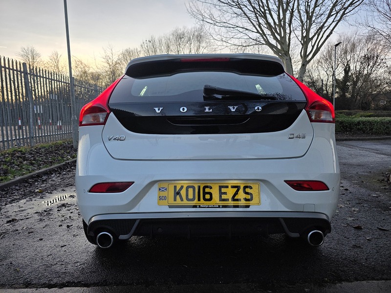 Volvo 2.0 D4 R-Design Hatchback 5dr Diesel Manual Euro 6 (s/s) (190 ps)