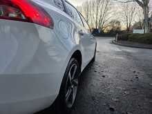Volvo V40 2.0 D4 R-Design Hatchback 5dr Diesel Manual Euro 6 (s/s) (190 ps)