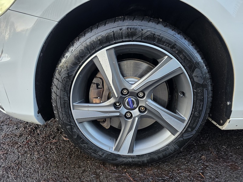 Volvo 2.0 D4 R-Design Hatchback 5dr Diesel Manual Euro 6 (s/s) (190 ps)