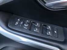 Volvo V40 2.0 D4 R-Design Hatchback 5dr Diesel Manual Euro 6 (s/s) (190 ps)