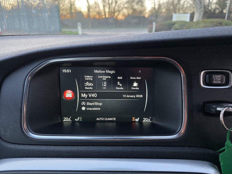 Volvo 2.0 D4 R-Design Hatchback 5dr Diesel Manual Euro 6 (s/s) (190 ps)