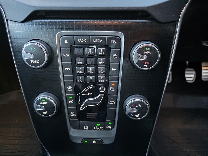 Volvo 2.0 D4 R-Design Hatchback 5dr Diesel Manual Euro 6 (s/s) (190 ps)