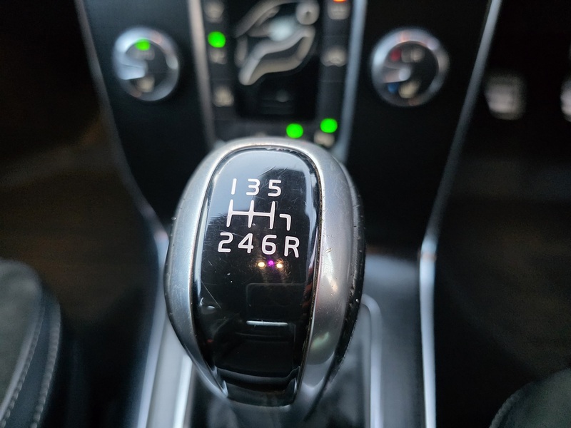 Volvo 2.0 D4 R-Design Hatchback 5dr Diesel Manual Euro 6 (s/s) (190 ps)