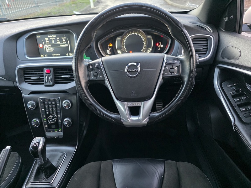 Volvo 2.0 D4 R-Design Hatchback 5dr Diesel Manual Euro 6 (s/s) (190 ps)