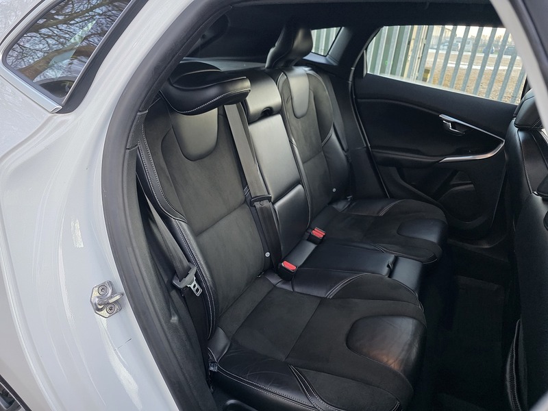 Volvo 2.0 D4 R-Design Hatchback 5dr Diesel Manual Euro 6 (s/s) (190 ps)