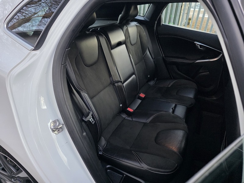 Volvo 2.0 D4 R-Design Hatchback 5dr Diesel Manual Euro 6 (s/s) (190 ps)