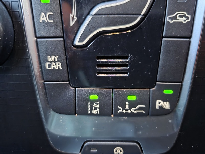 Volvo 2.0 D4 R-Design Hatchback 5dr Diesel Manual Euro 6 (s/s) (190 ps)