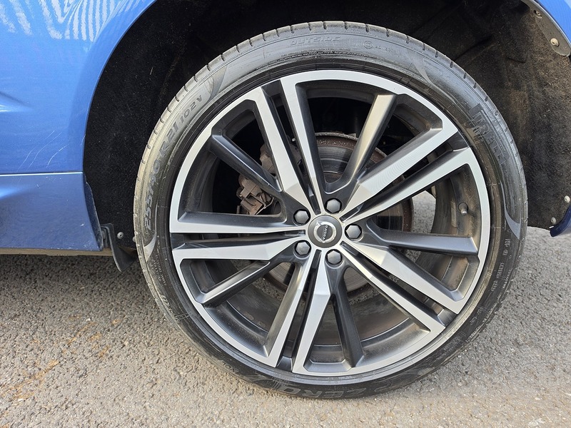 Volvo 2.0h T8 Twin Engine 10.4kWh R-Design Pro SUV 5dr Petrol Plug-in Hybrid Auto AWD Euro 6 (s/s) (407 ps)