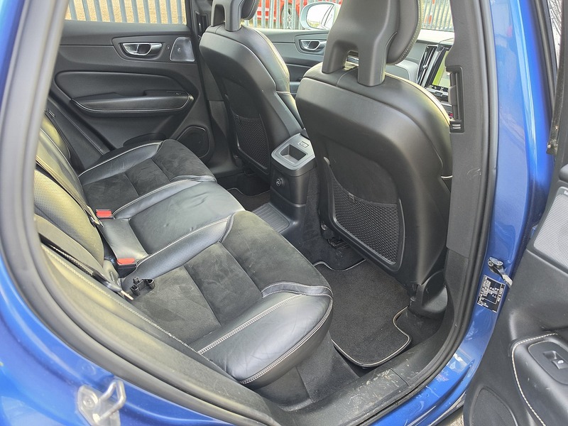 Volvo 2.0h T8 Twin Engine 10.4kWh R-Design Pro SUV 5dr Petrol Plug-in Hybrid Auto AWD Euro 6 (s/s) (407 ps)