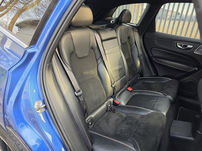 Volvo 2.0h T8 Twin Engine 10.4kWh R-Design Pro SUV 5dr Petrol Plug-in Hybrid Auto AWD Euro 6 (s/s) (407 ps)