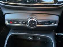 Volvo XC40 2.0 D4 R-Design Pro SUV 5dr Diesel Auto AWD Euro 6 (s/s) (190 ps)