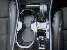 Volvo XC40 2.0 D4 R-Design Pro SUV 5dr Diesel Auto AWD Euro 6 (s/s) (190 ps)