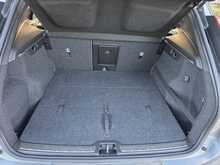 Volvo XC40 2.0 D4 R-Design Pro SUV 5dr Diesel Auto AWD Euro 6 (s/s) (190 ps)