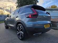 Volvo XC40 2.0 D4 R-Design Pro SUV 5dr Diesel Auto AWD Euro 6 (s/s) (190 ps)