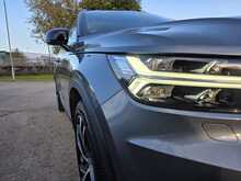 Volvo XC40 2.0 D4 R-Design Pro SUV 5dr Diesel Auto AWD Euro 6 (s/s) (190 ps)