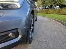 Volvo XC40 2.0 D4 R-Design Pro SUV 5dr Diesel Auto AWD Euro 6 (s/s) (190 ps)