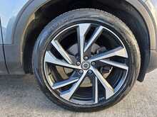 Volvo XC40 2.0 D4 R-Design Pro SUV 5dr Diesel Auto AWD Euro 6 (s/s) (190 ps)
