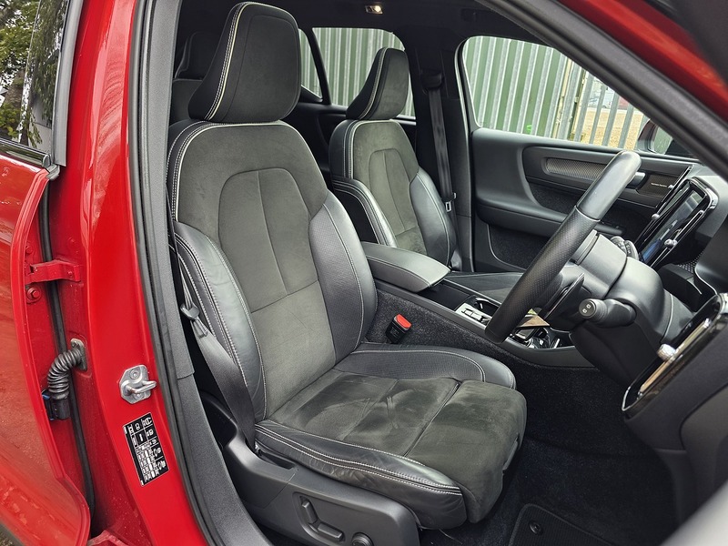 Volvo 2.0 D4 First Edition SUV 5dr Diesel Auto AWD Euro 6 (s/s) (190 ps)