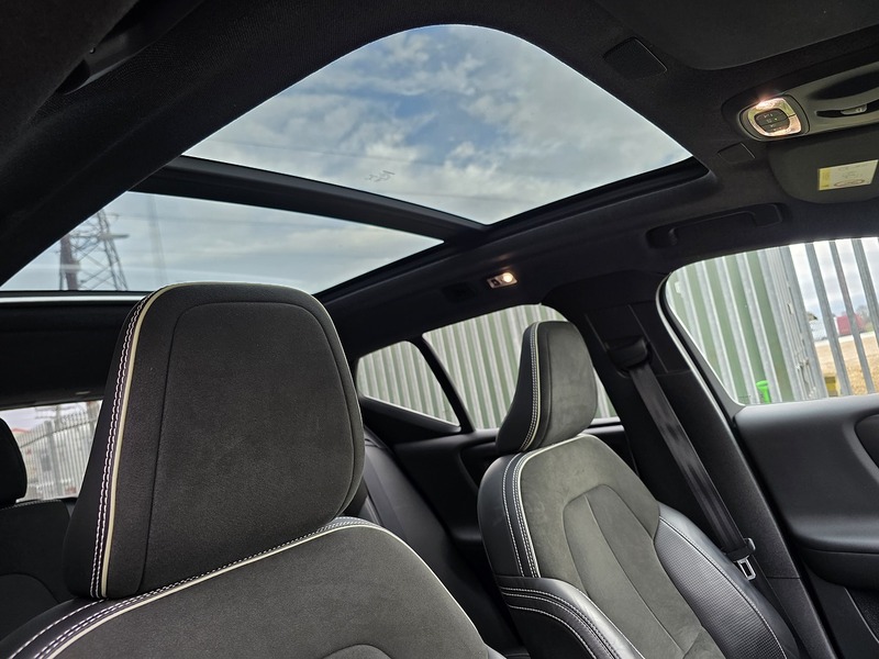 Volvo 2.0 D4 First Edition SUV 5dr Diesel Auto AWD Euro 6 (s/s) (190 ps)