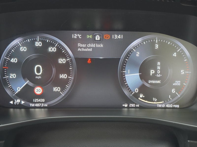 Volvo 2.0 D4 First Edition SUV 5dr Diesel Auto AWD Euro 6 (s/s) (190 ps)